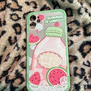 I’m selling my old iPhone 11 case because I recently got a new phone